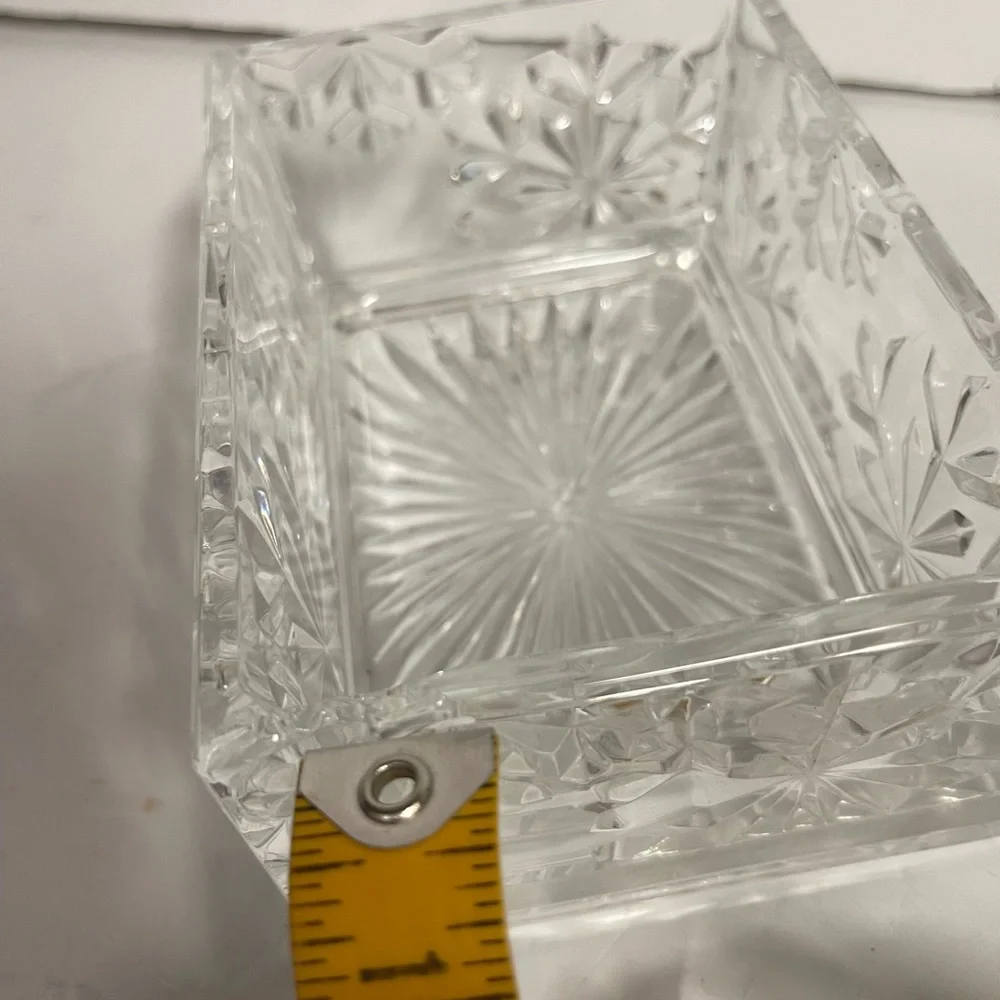 Vintage Elegant Snowflake Crystal Glass Trinket Box